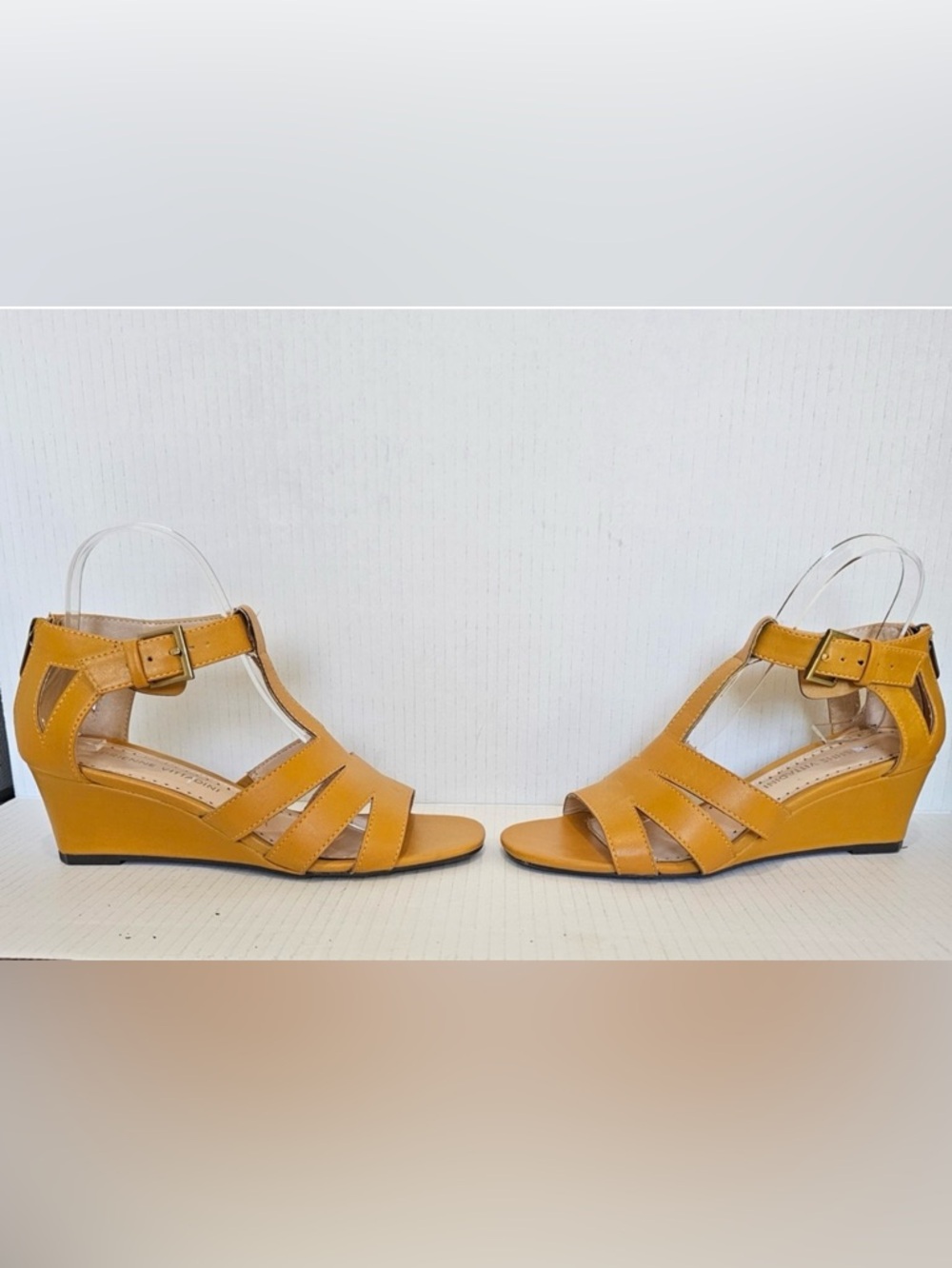 Adrienne VITTADINI Ambyr Mustard Yellow Wedge Sandals Sz 6 1/2 Fall